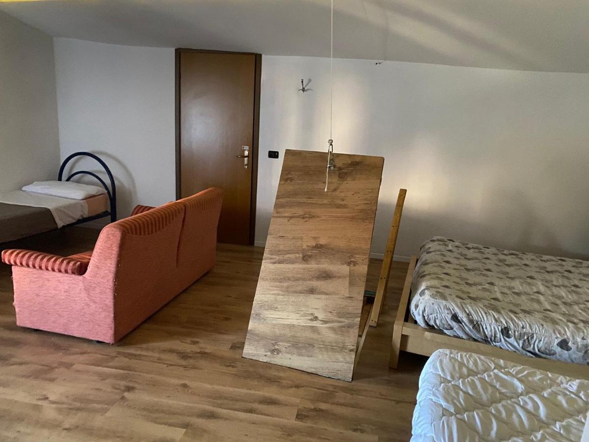 Lovely 1 Room Bedroom Loft, 20 Mins To Bgy Airport Pradalunga 외부 사진