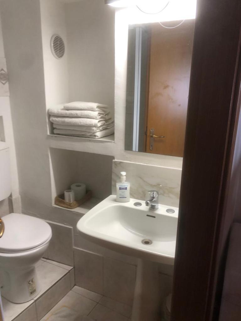 Lovely 1 Room Bedroom Loft, 20 Mins To Bgy Airport Pradalunga 외부 사진